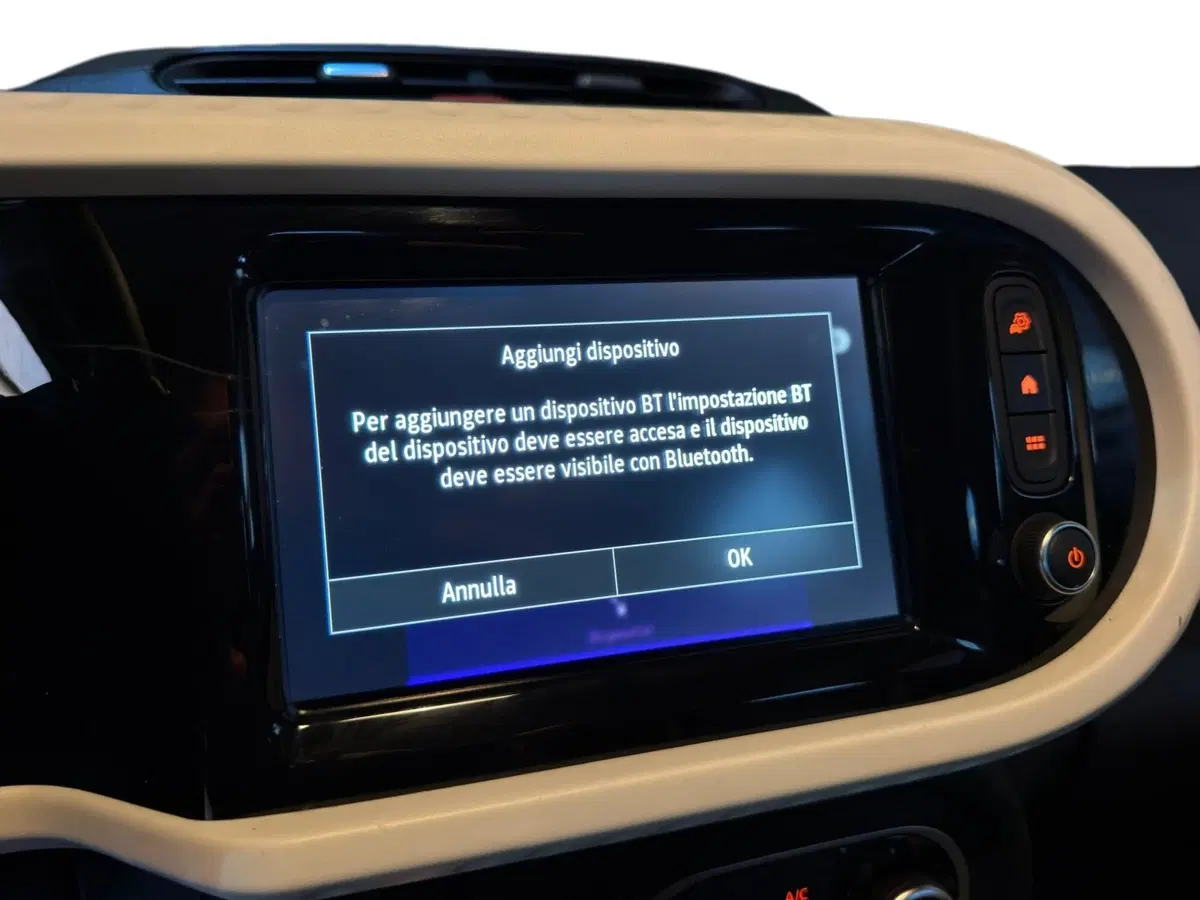 Renault Twingo usata a Milano (13)