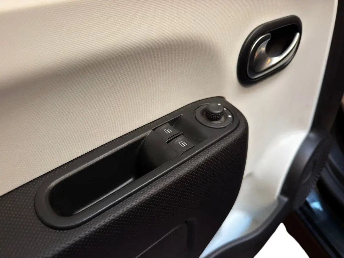 Renault Twingo usata a Milano (17)