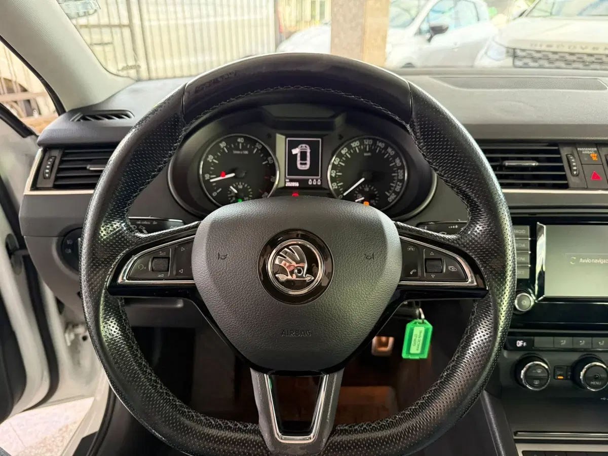 Skoda Octavia Station Wagon usata a Brescia (11)