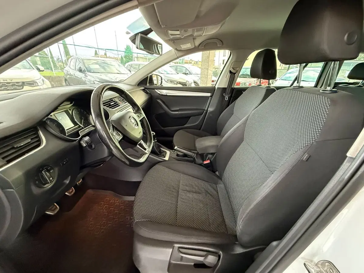 Skoda Octavia Station Wagon usata a Brescia (9)
