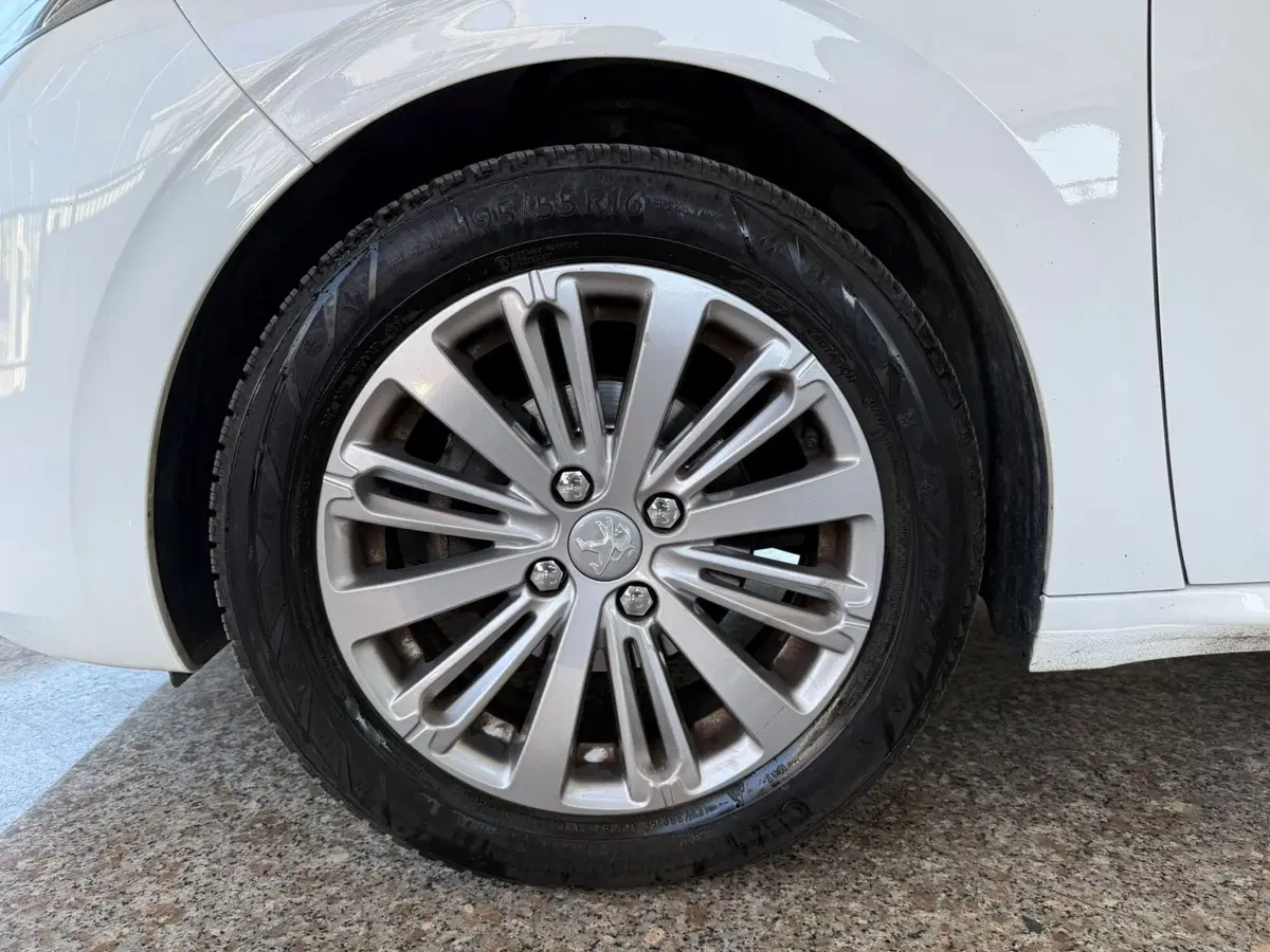 Peugeot 208 usata a Brescia (6)
