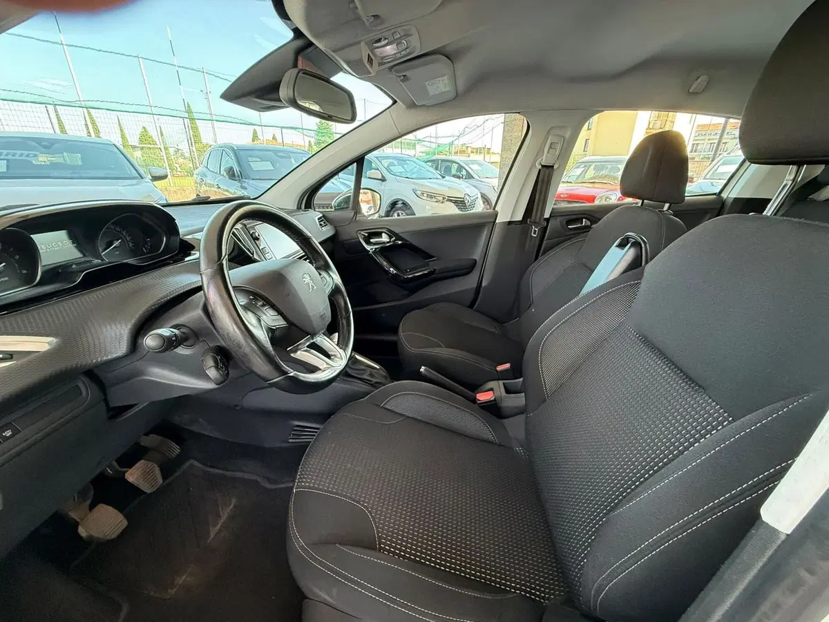 Peugeot 208 usata a Brescia (9)