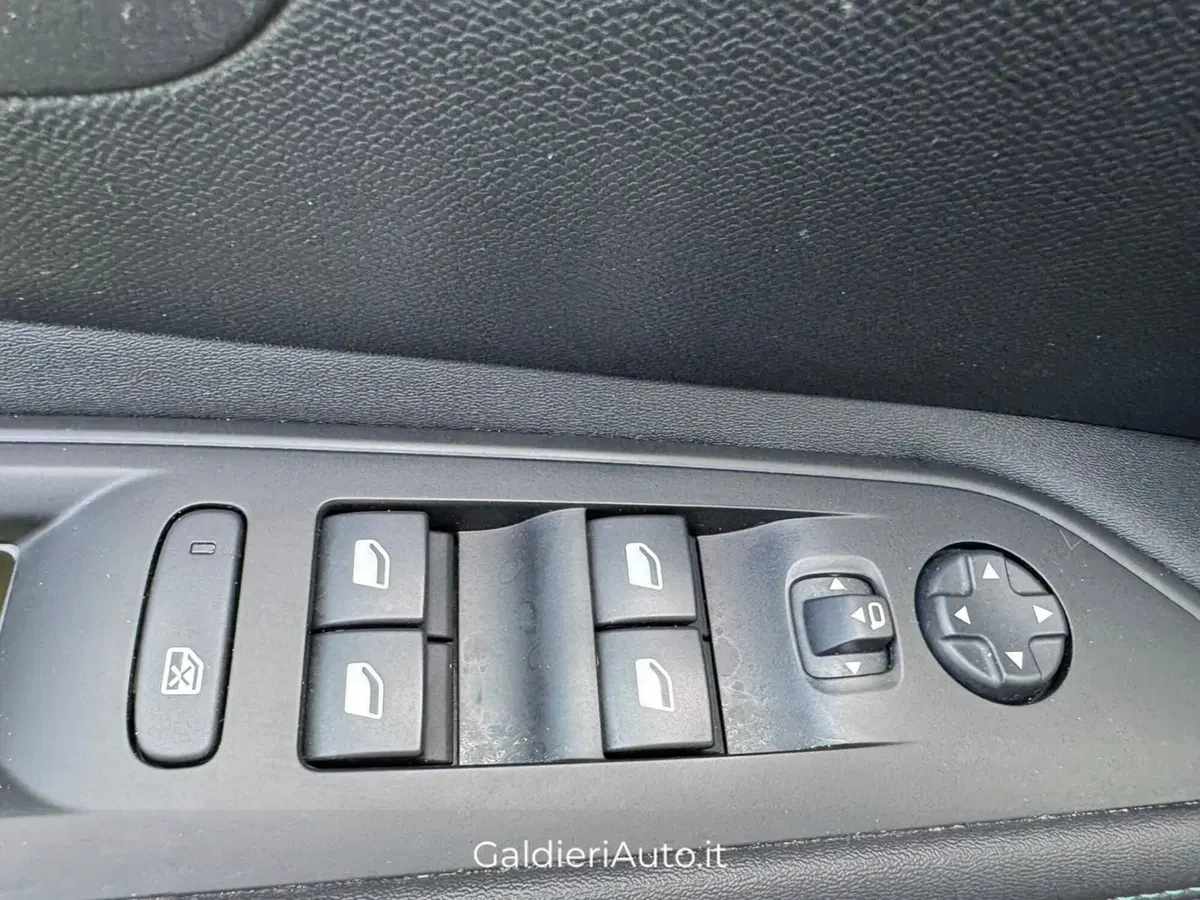 Peugeot 3008 usata a Salerno (18)