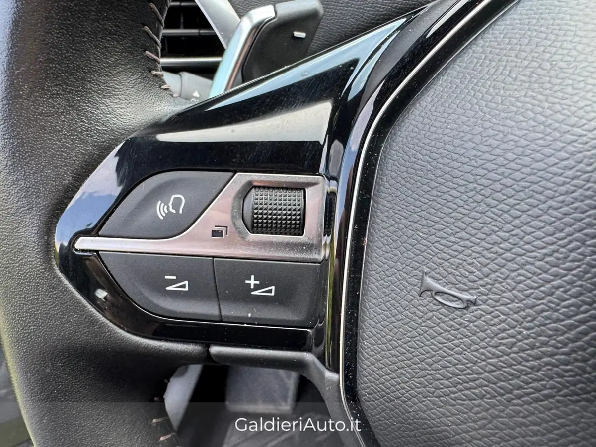 Peugeot 3008 usata a Salerno (20)