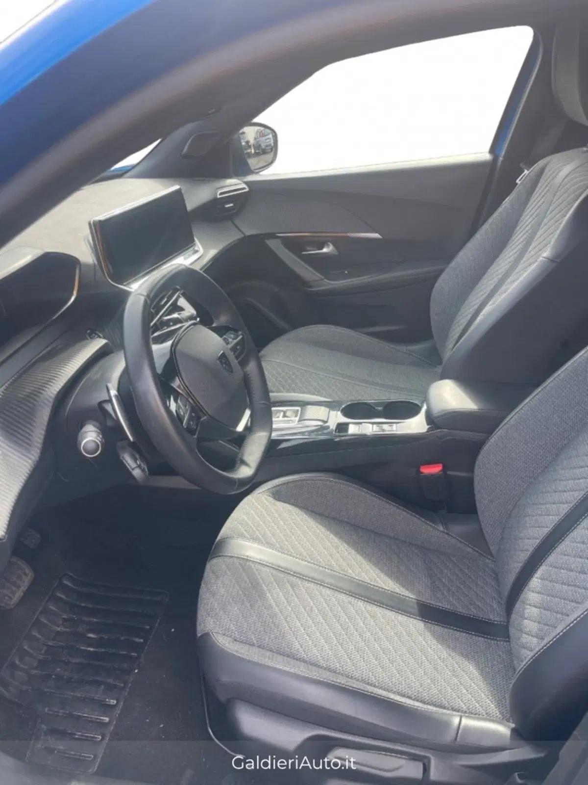 Peugeot 2008 usata a Salerno (7)