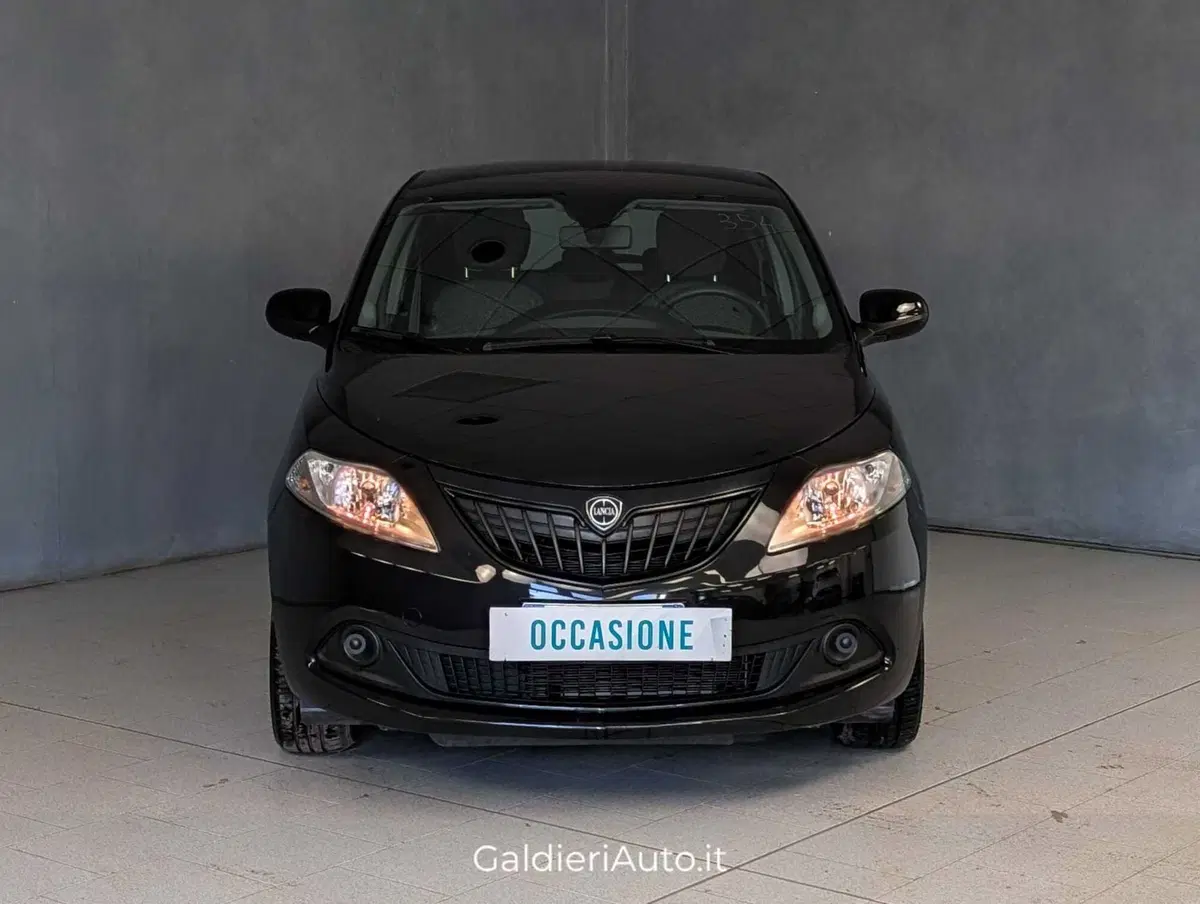 Lancia Ypsilon usata a Salerno (2)