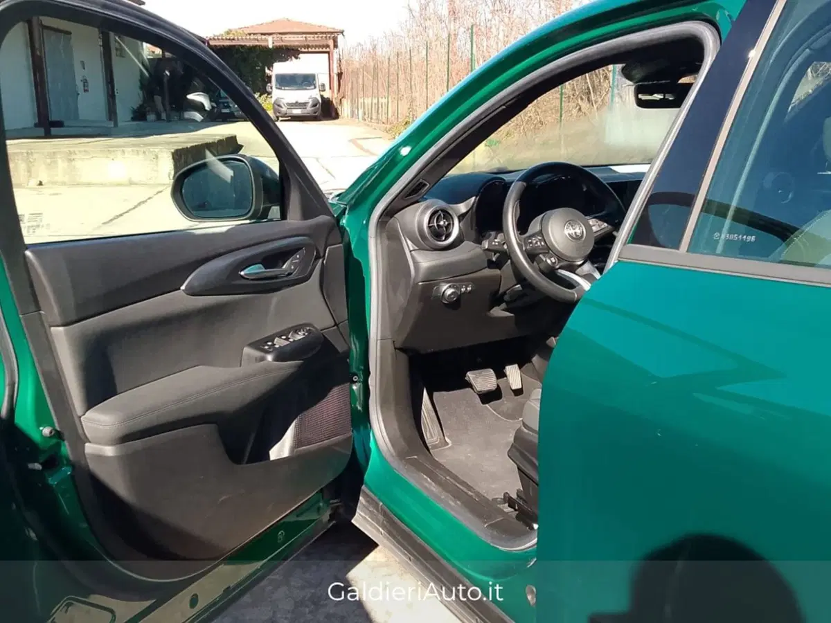 Alfa Romeo Tonale usata a Salerno (7)