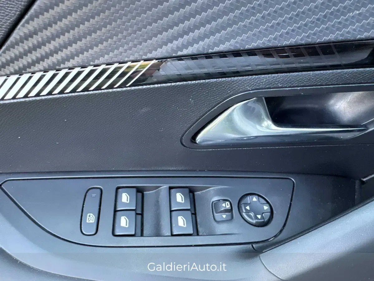 Peugeot 2008 usata a Salerno (17)
