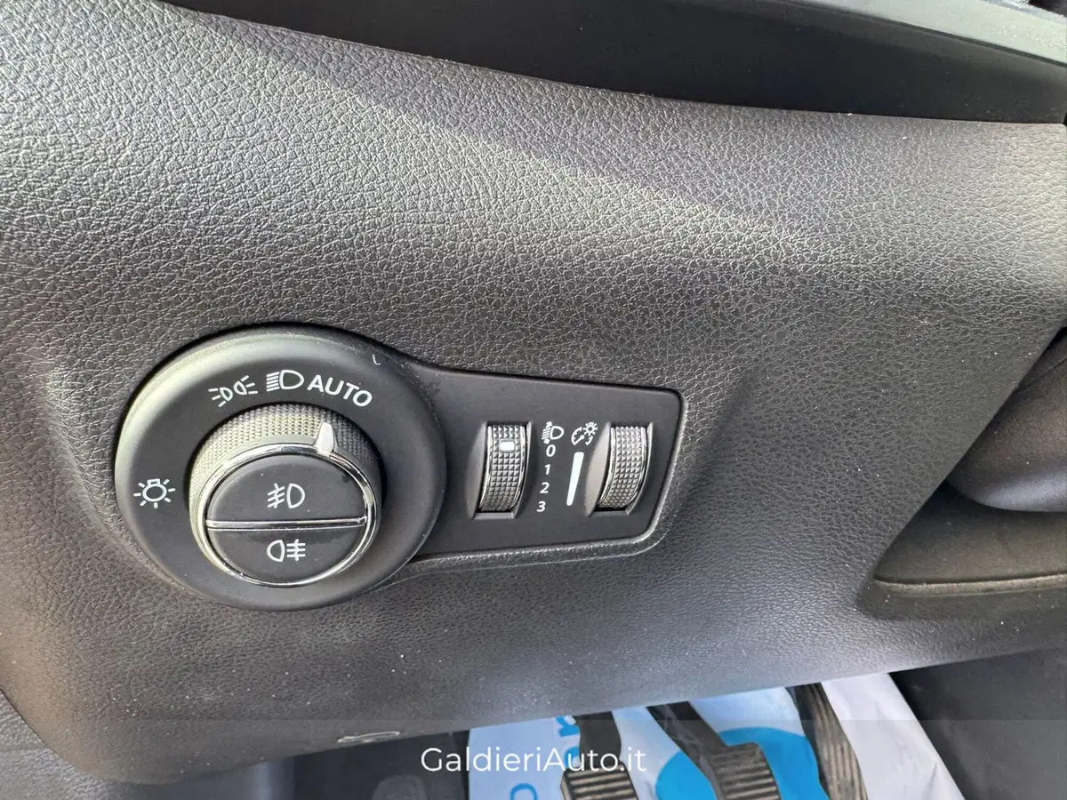 Jeep Compass usata a Salerno (20)