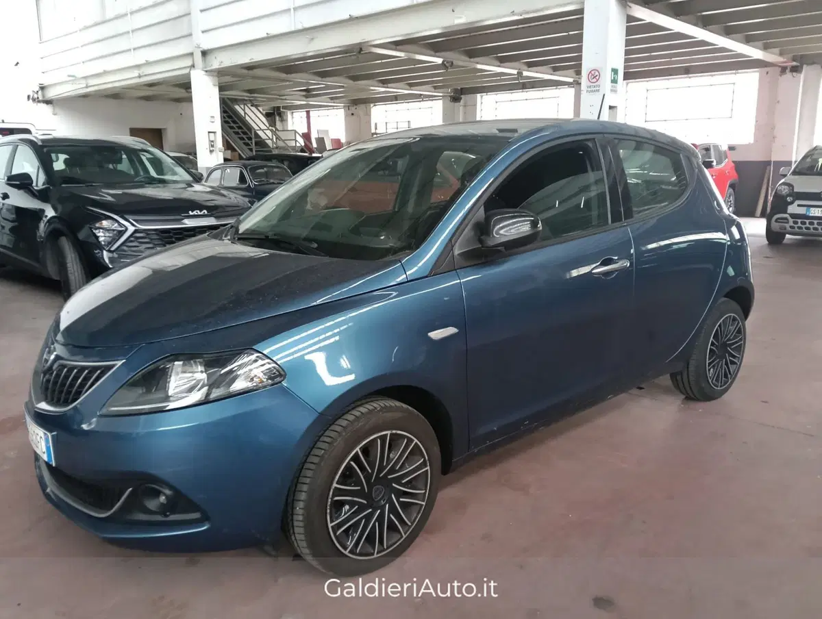 Lancia Ypsilon usata a Salerno