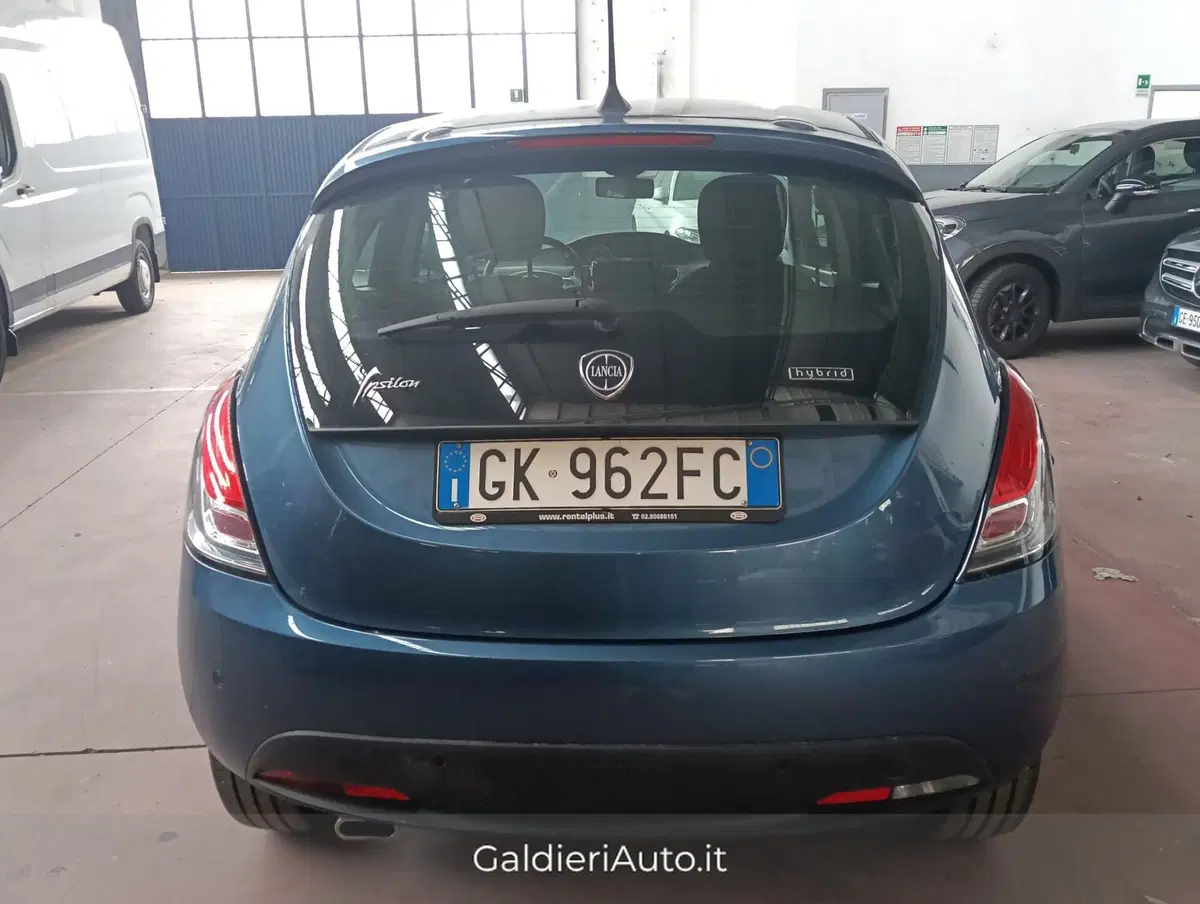 Lancia Ypsilon usata a Salerno (12)