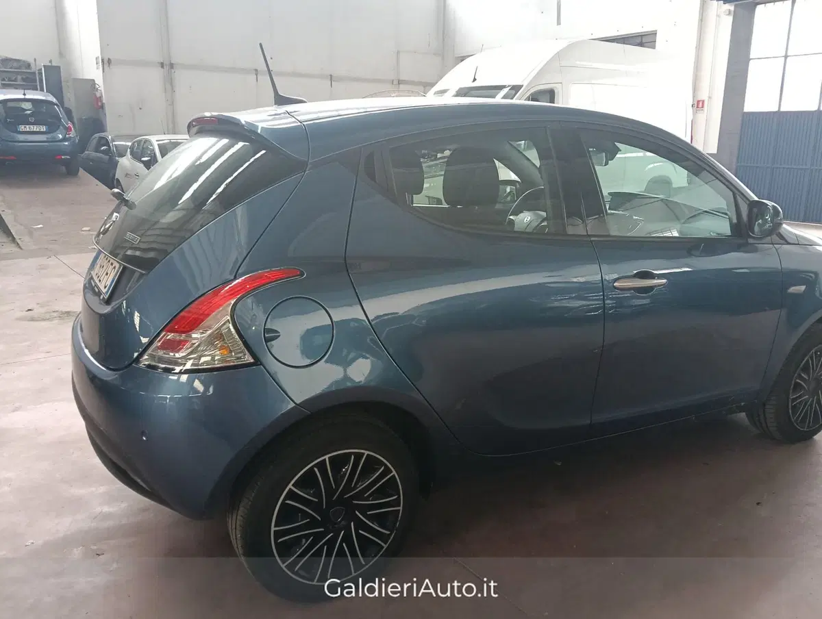 Lancia Ypsilon usata a Salerno (14)
