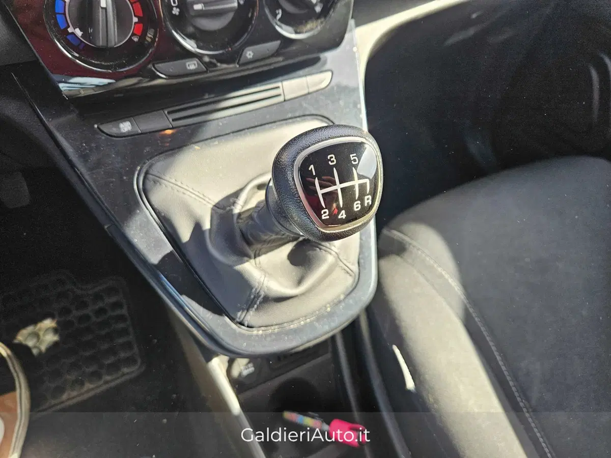 Lancia Ypsilon usata a Salerno (11)