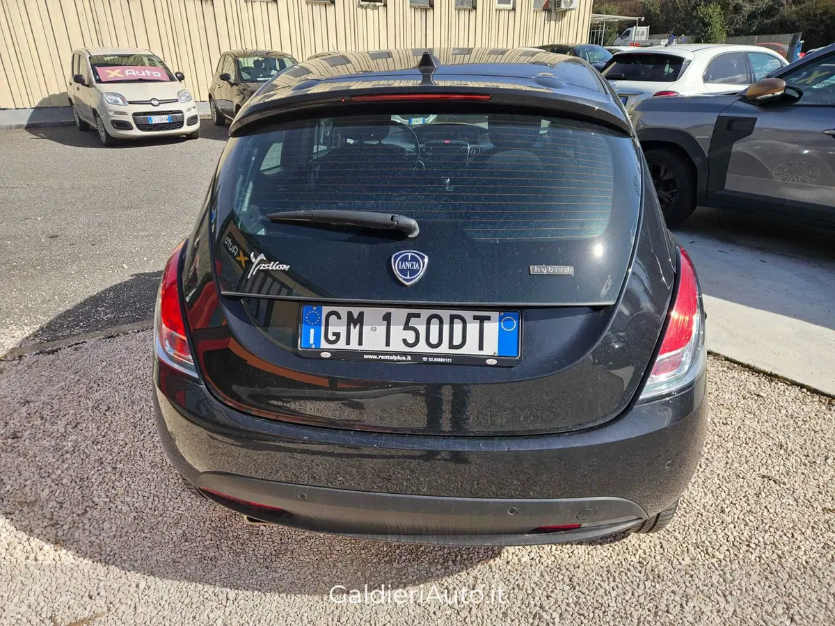 Lancia Ypsilon usata a Salerno (4)
