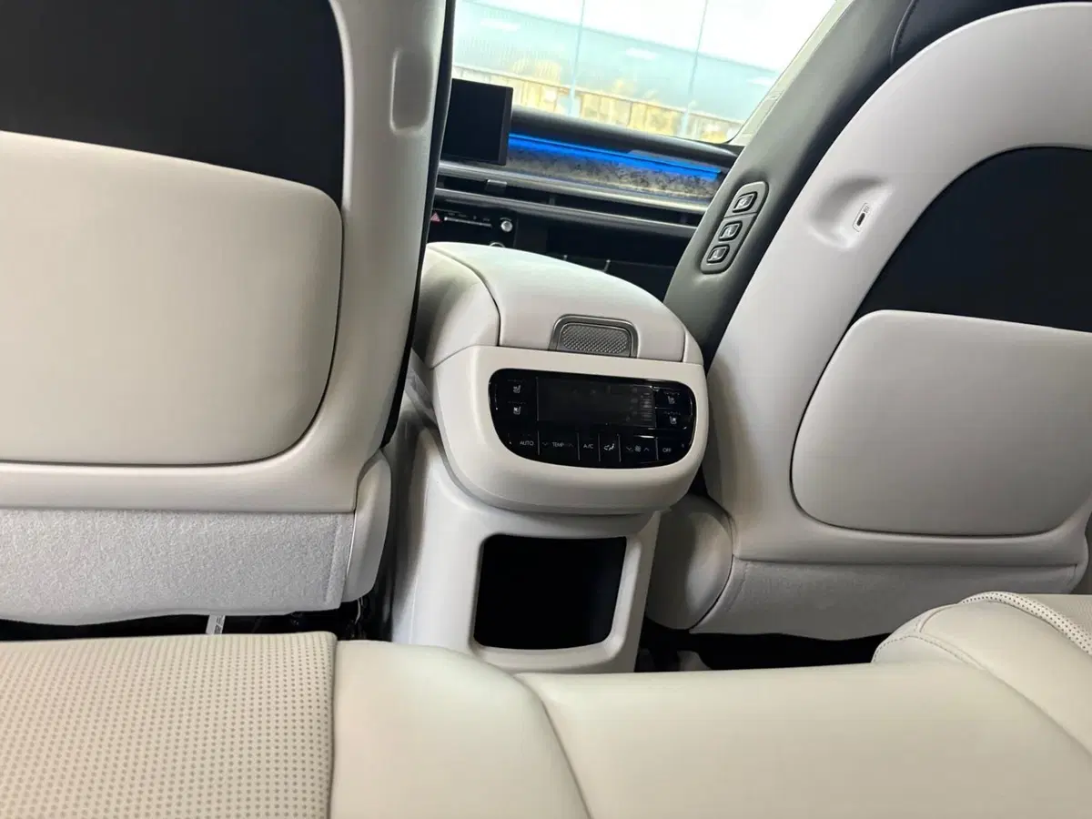 Hyundai Ioniq 9 nuova a Firenze (10)