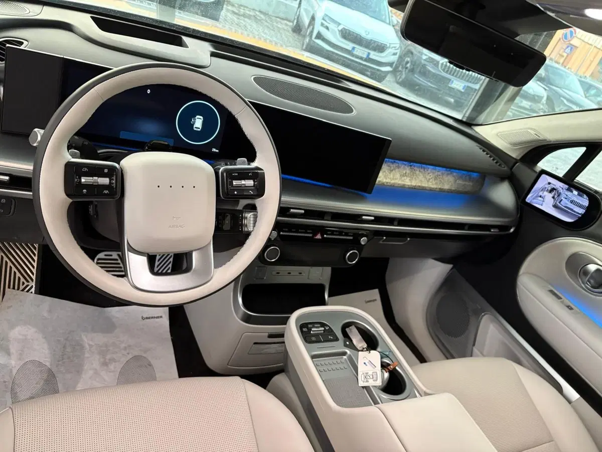 Hyundai Ioniq 9 nuova a Firenze (11)