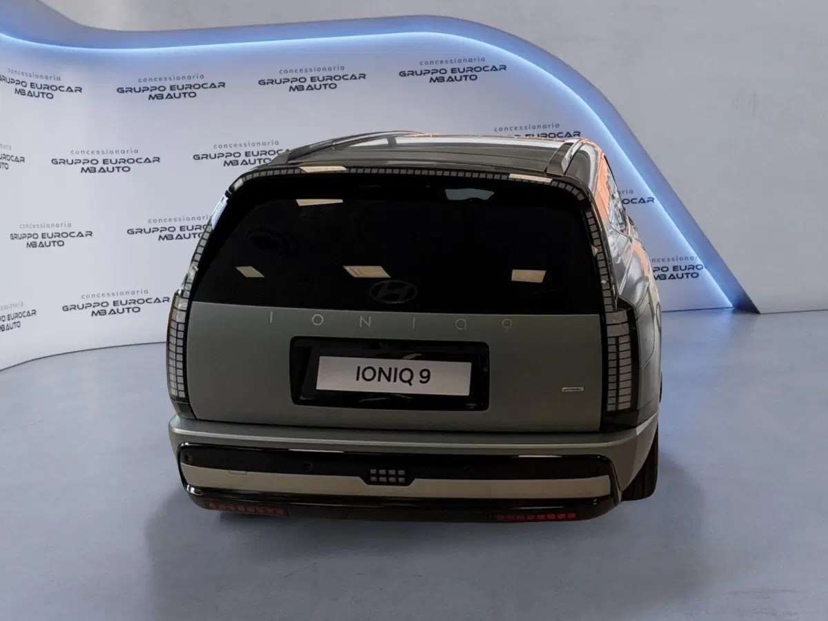 Hyundai Ioniq 9 nuova a Firenze (6)