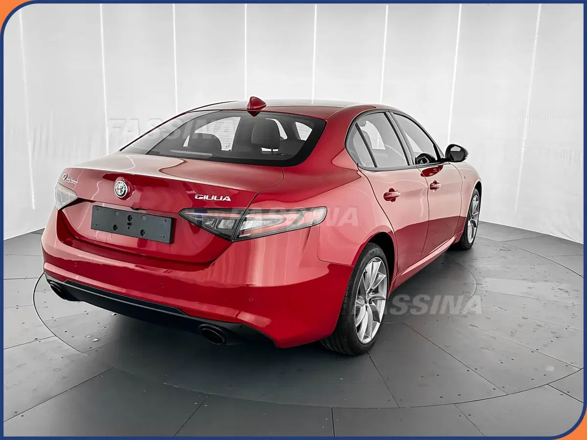 Alfa Romeo Giulia usata a Milano (4)