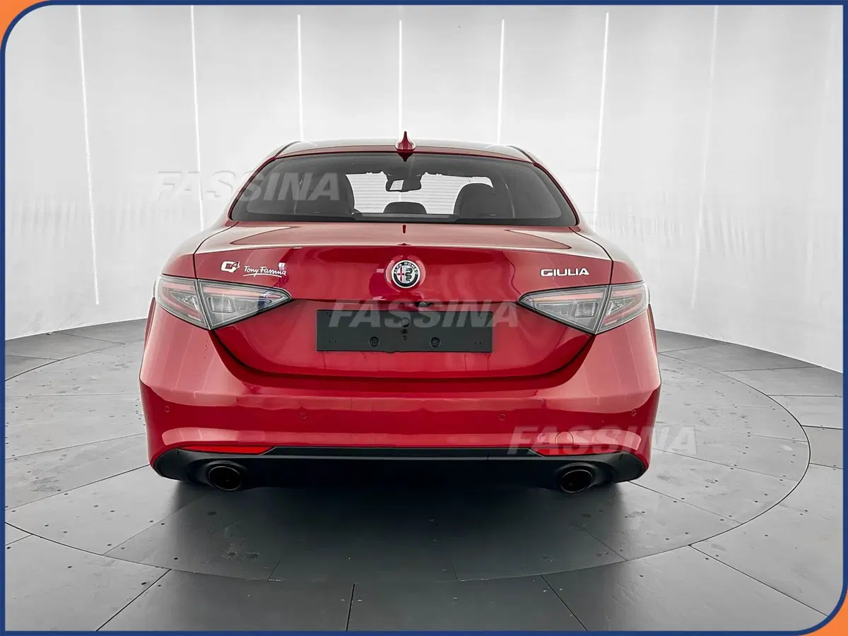 Alfa Romeo Giulia usata a Milano (6)