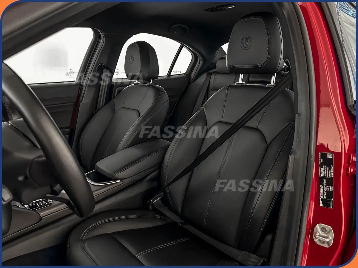 Alfa Romeo Giulia usata a Milano (8)