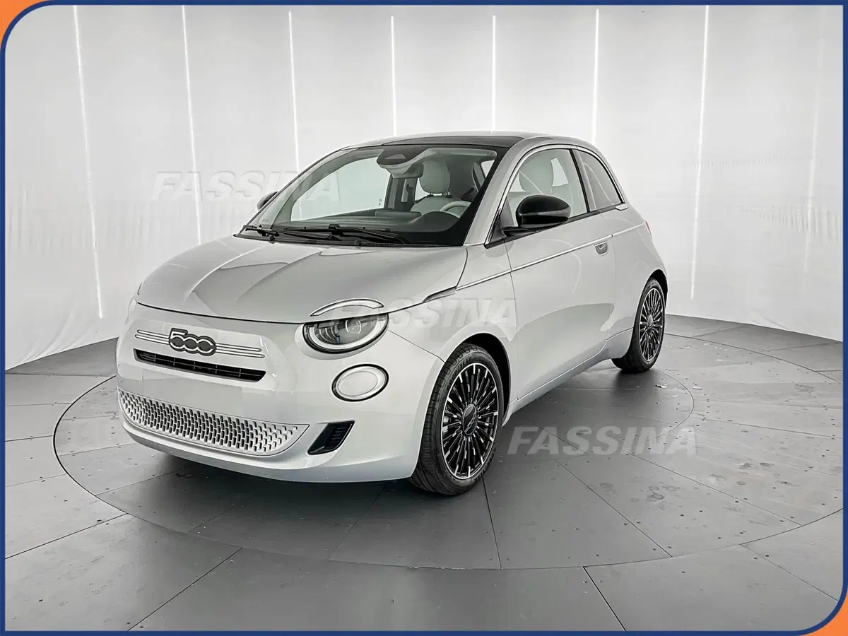 Fiat 500 nuova a Milano (3)