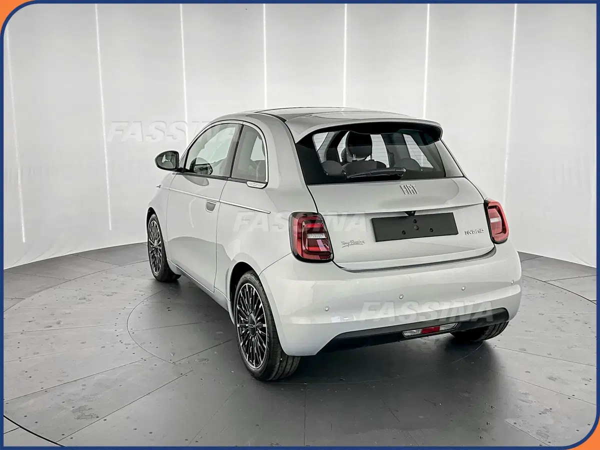 Fiat 500 nuova a Milano (4)
