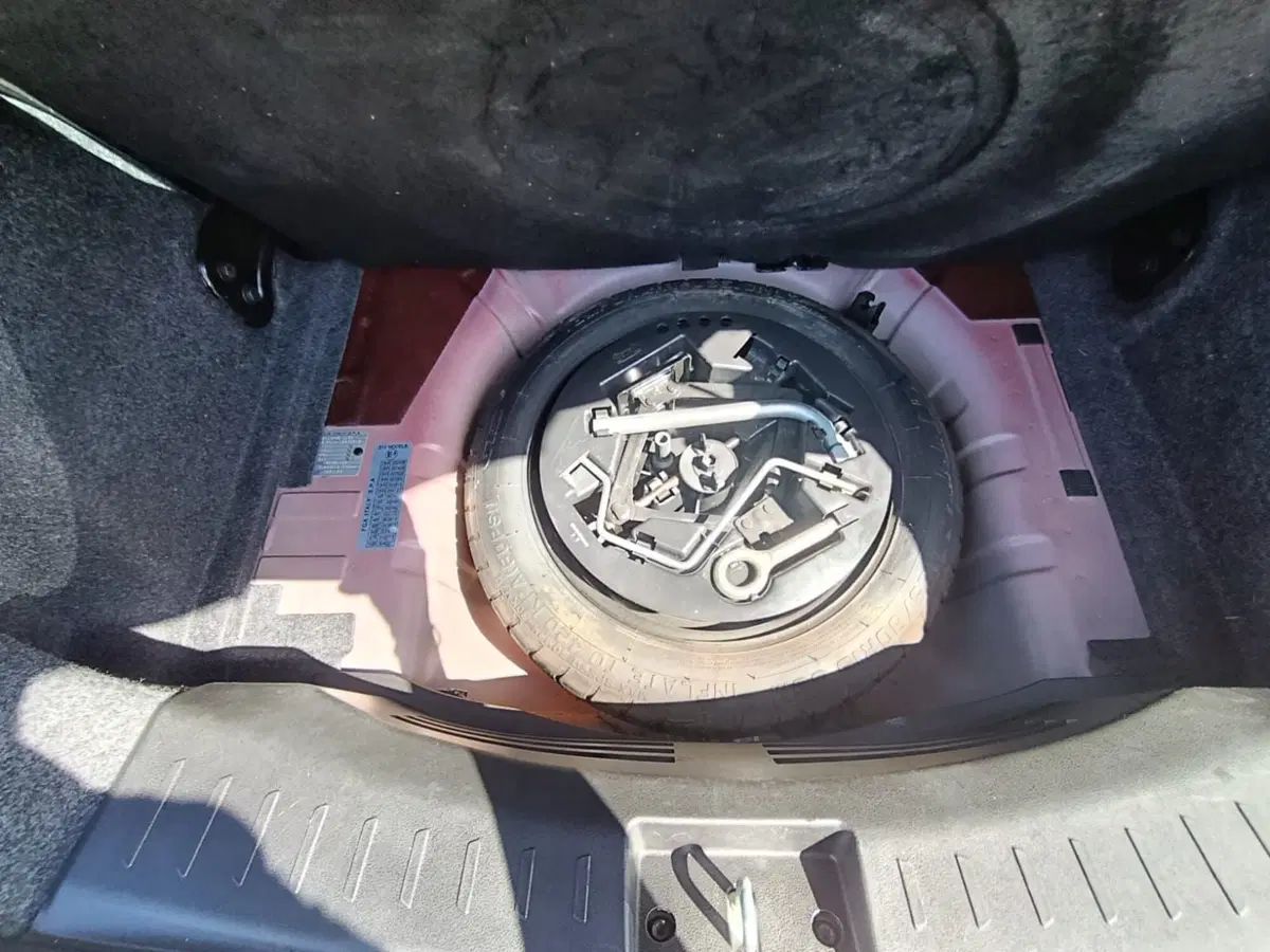 Lancia Ypsilon usata a Massa-Carrara (13)