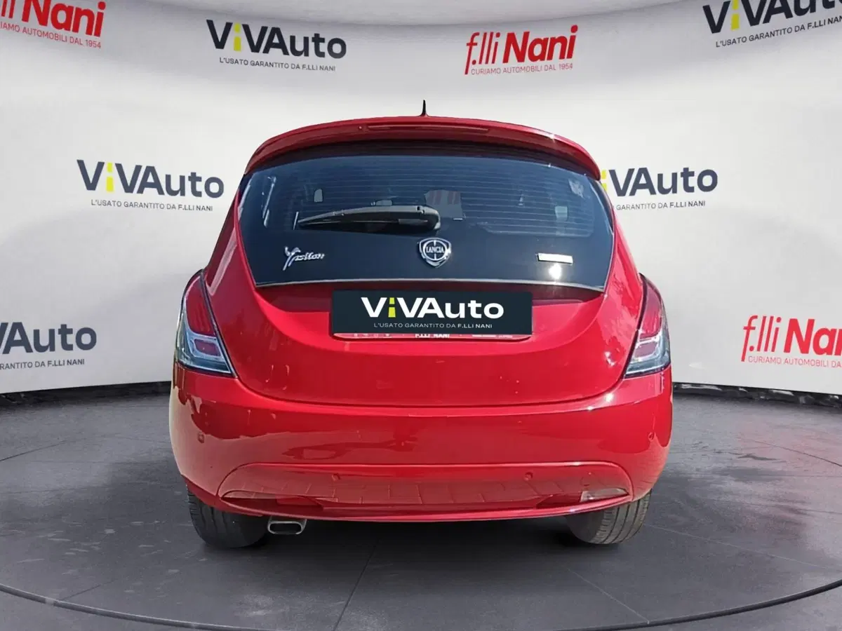 Lancia Ypsilon usata a Massa-Carrara (4)