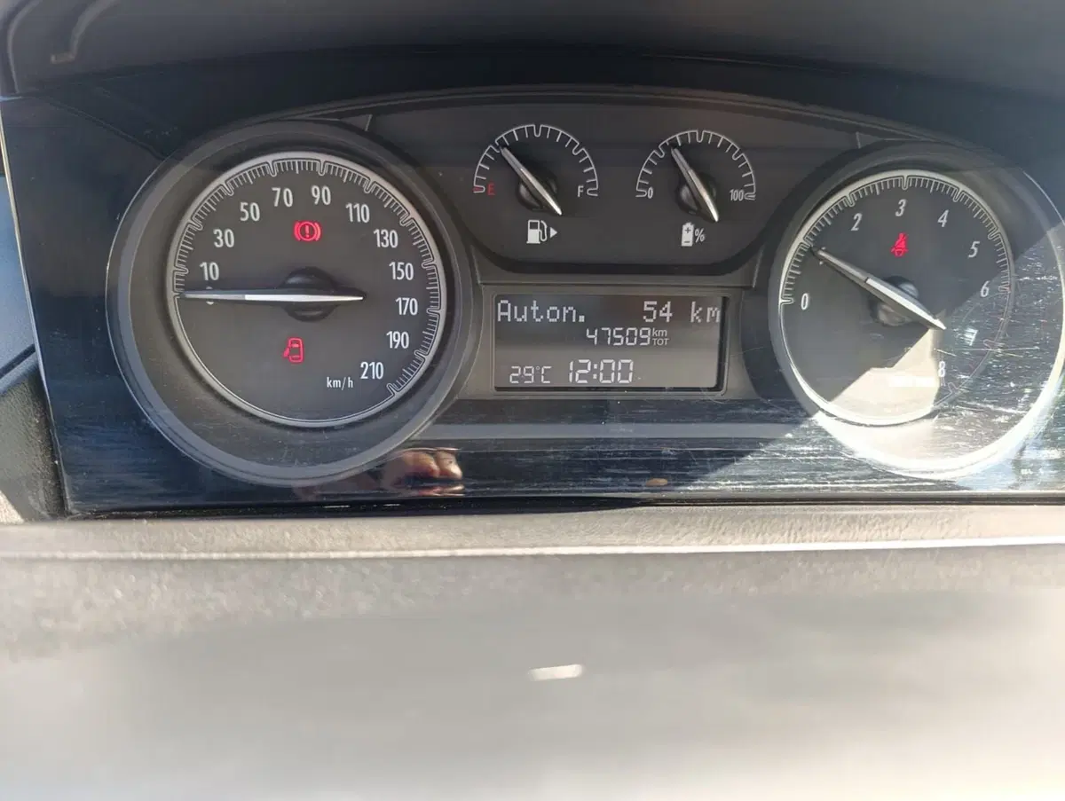 Lancia Ypsilon usata a Massa-Carrara (9)