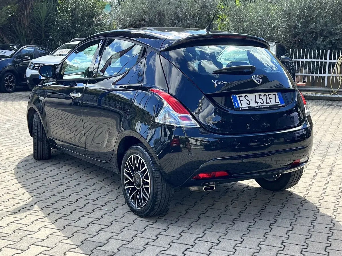 Lancia Ypsilon usata a Chieti (5)