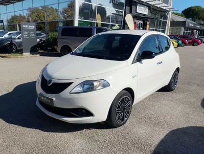 Lancia Ypsilon 1.0 FireFly 5 porte S&S Hybrid Gold Plus del 2020 usata a Ravenna