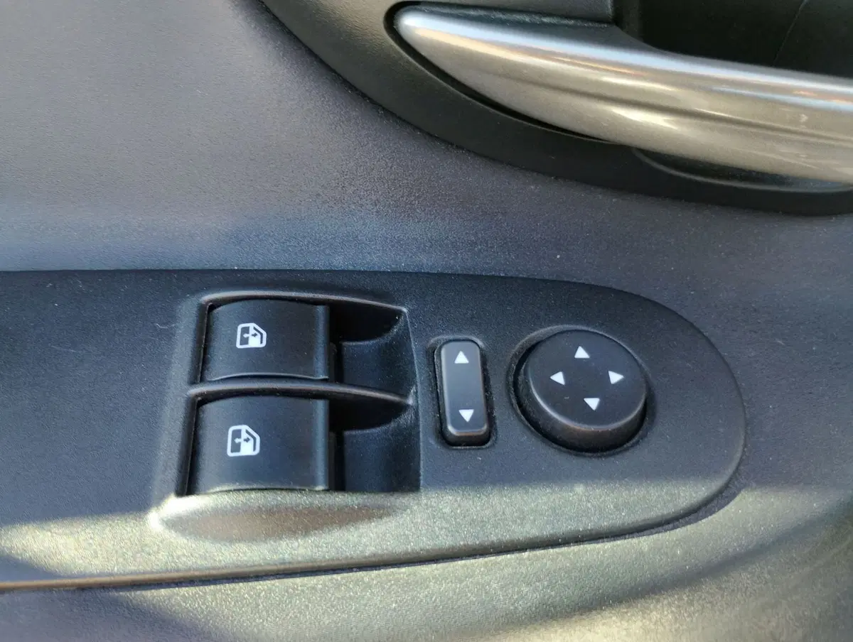 Lancia Ypsilon usata a Ravenna (14)