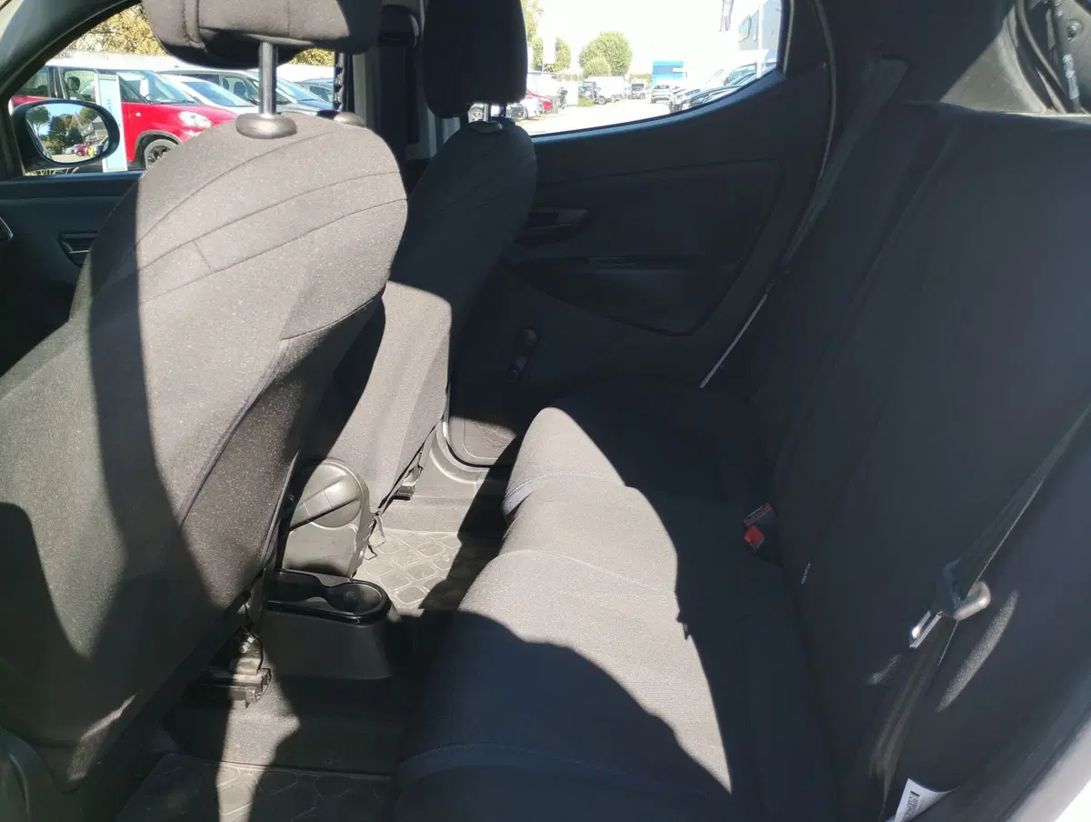 Lancia Ypsilon usata a Ravenna (4)