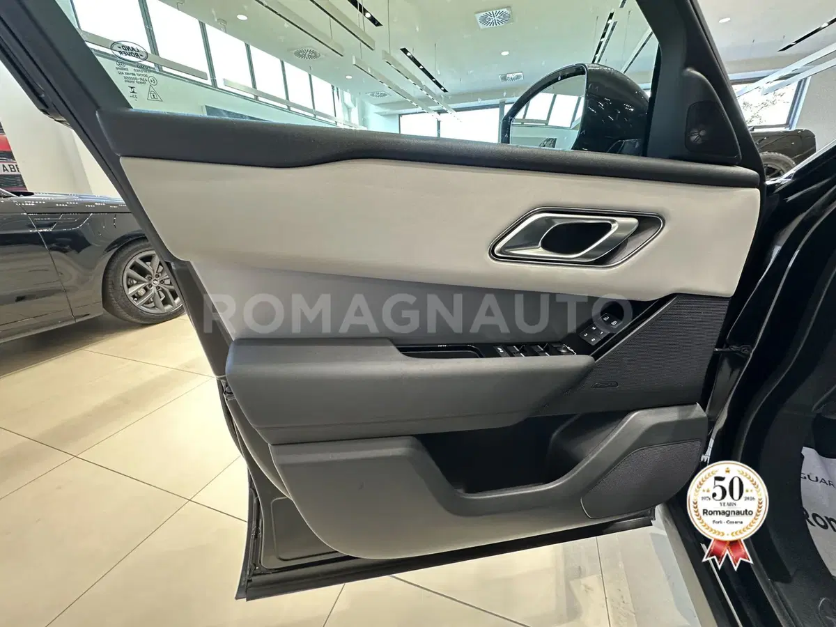 Land Rover Range Rover Velar usata a Forlì-Cesena (15)