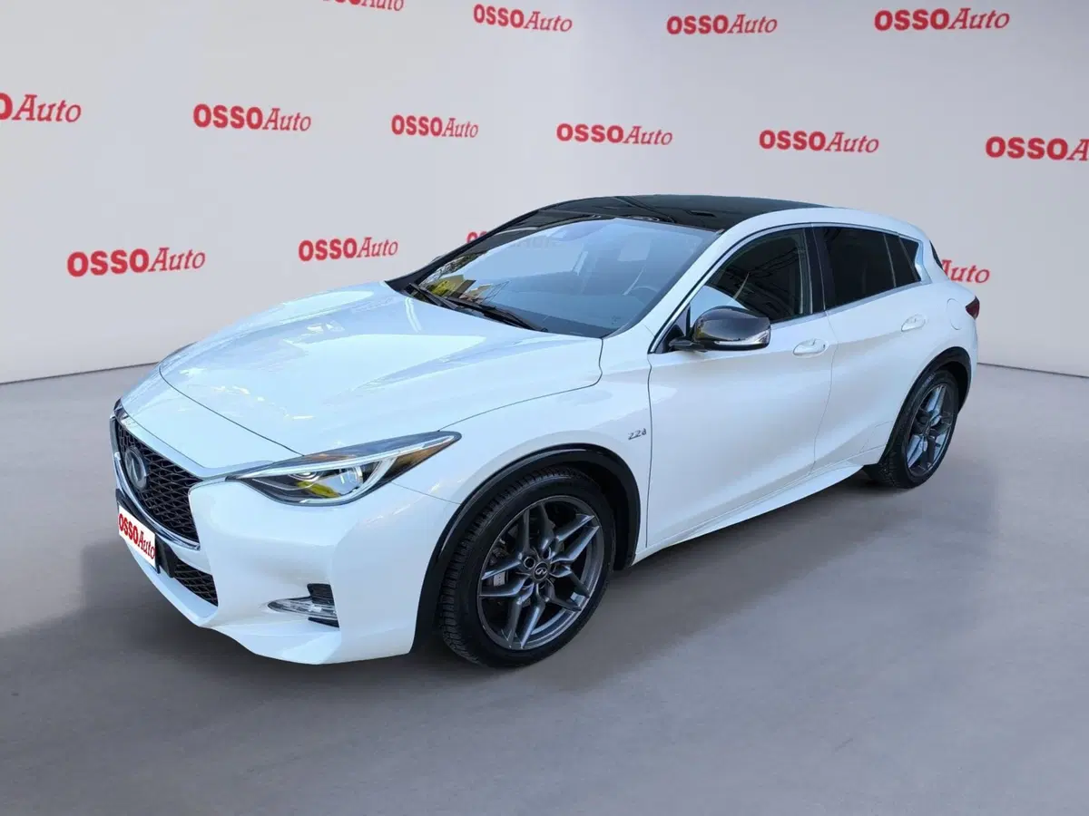 Infiniti Q30 usata a Udine