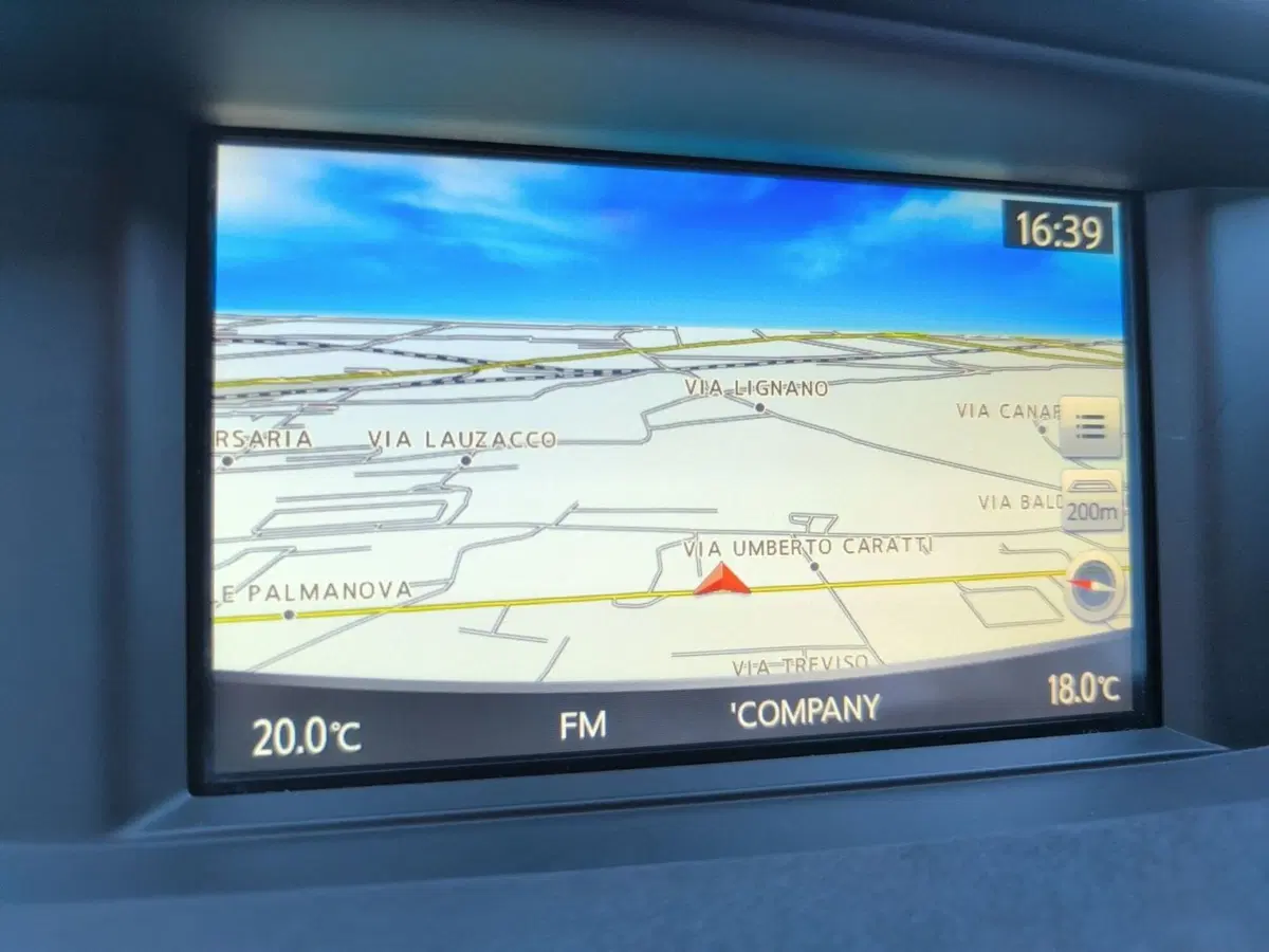 Infiniti Q30 usata a Udine (12)