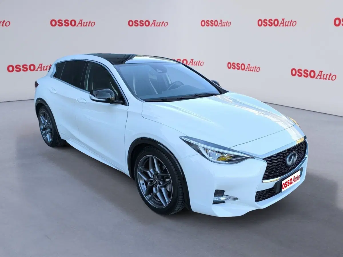 Infiniti Q30 usata a Udine (2)
