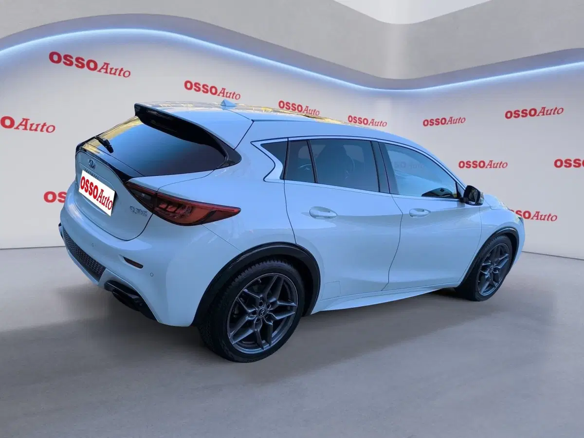 Infiniti Q30 usata a Udine (3)