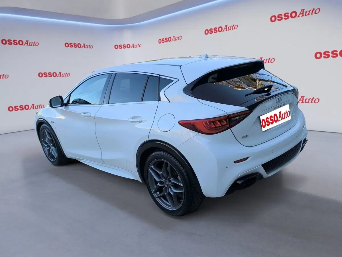 Infiniti Q30 usata a Udine (4)