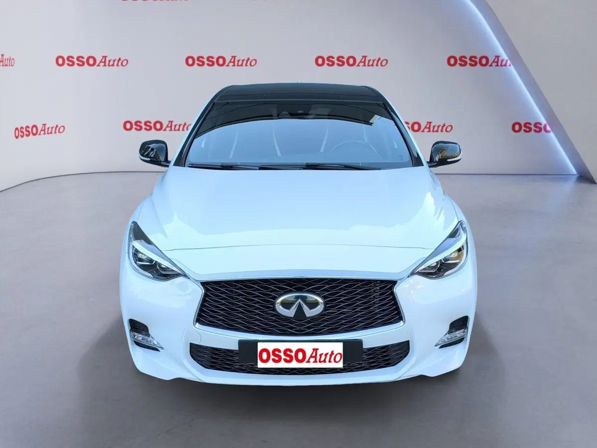 Infiniti Q30 usata a Udine (5)