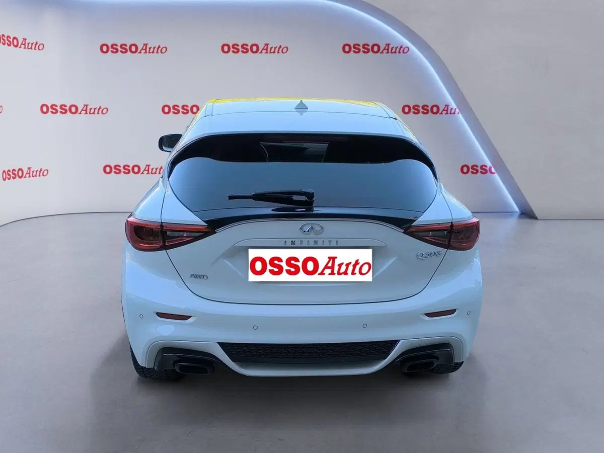 Infiniti Q30 usata a Udine (6)
