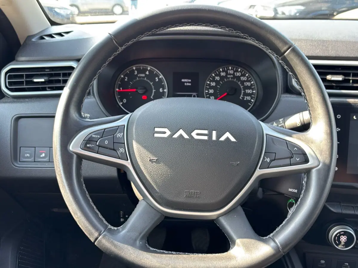 Dacia Duster usata a Latina (17)