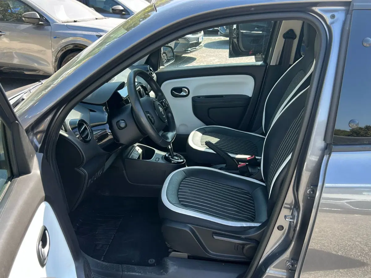 Renault Twingo usata a Roma (12)