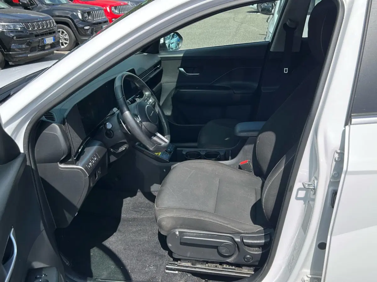 Hyundai Kona usata a Roma (10)