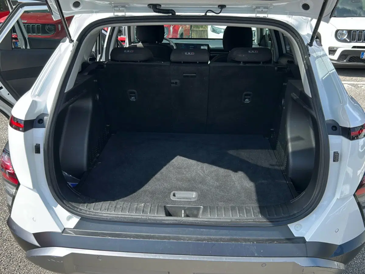 Hyundai Kona usata a Roma (8)