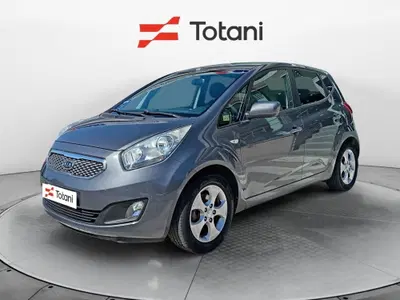 Kia Venga 1.4 CVVT Easy del 2011 usata a L'Aquila