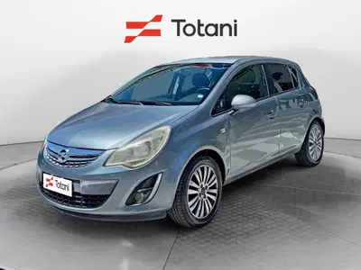 Opel Corsa 1.3 CDTI 75CV 5 porte Cosmo del 2011 usata a L'Aquila
