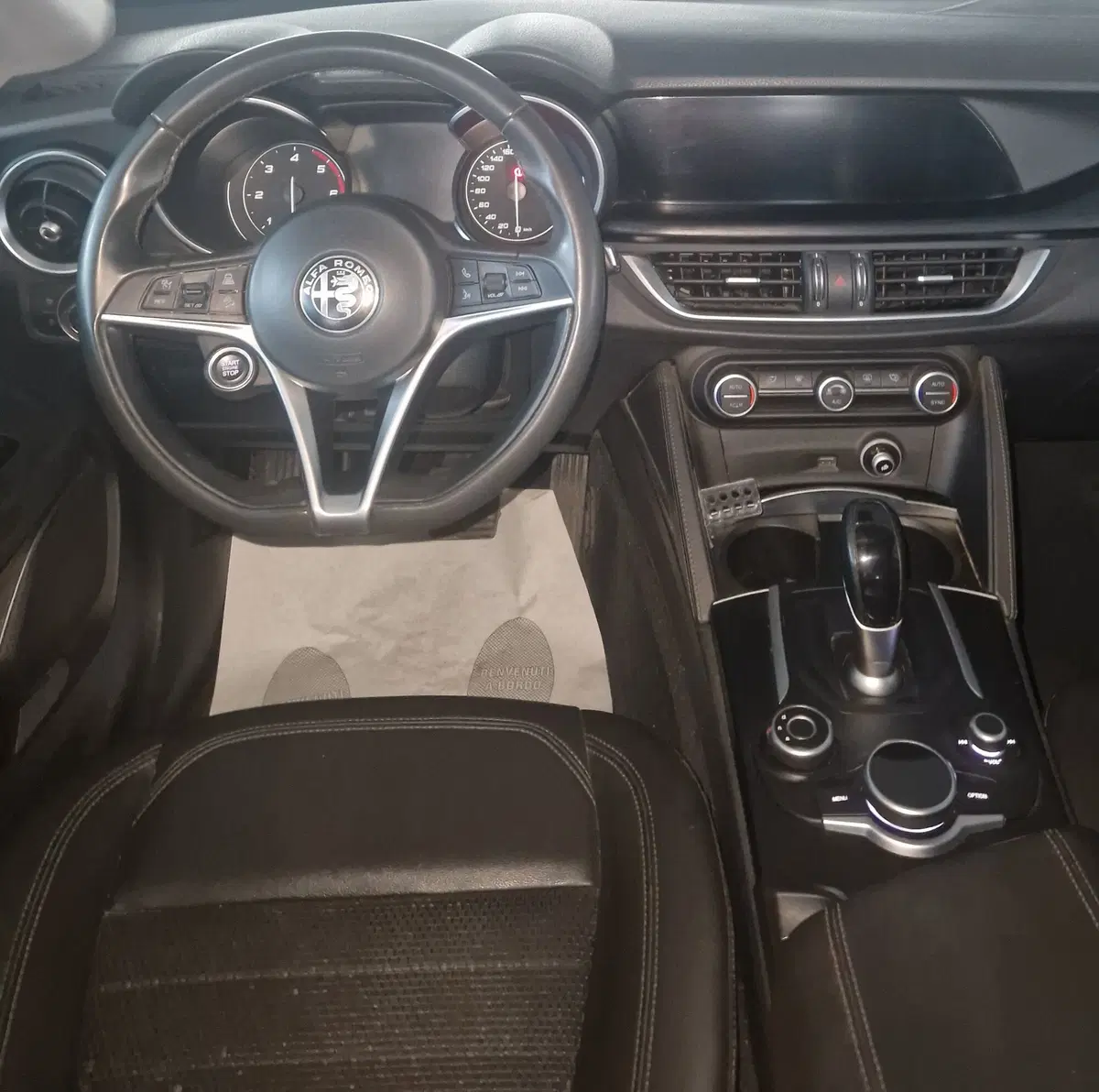 Alfa Romeo Stelvio usata a Terni (11)