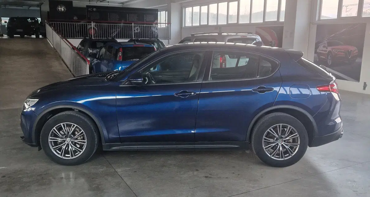 Alfa Romeo Stelvio usata a Terni (3)