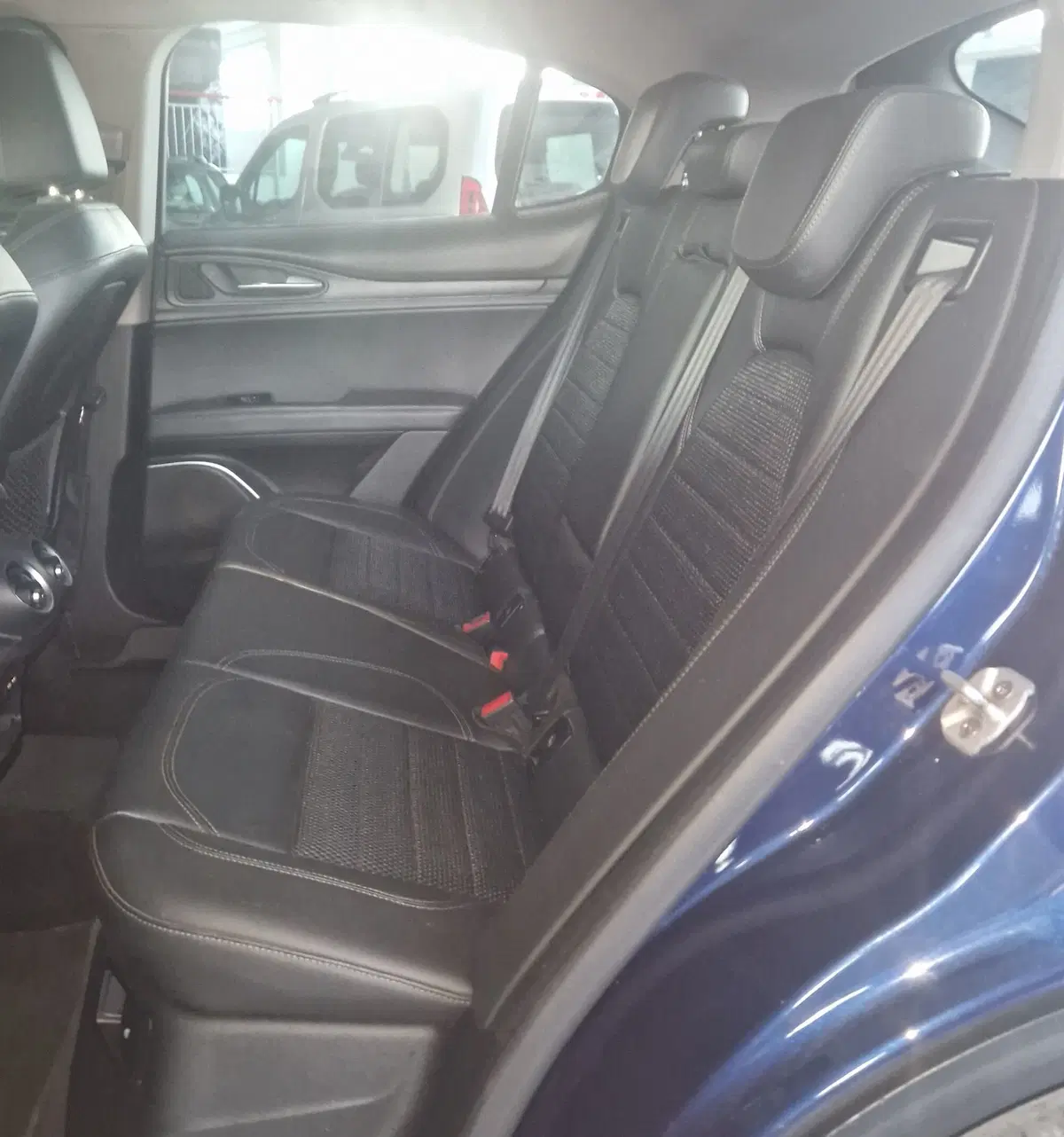 Alfa Romeo Stelvio usata a Terni (9)